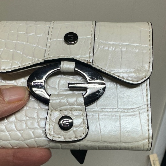 Guess Ivory Croc-Embossed Wallet - Picture 10 of 10